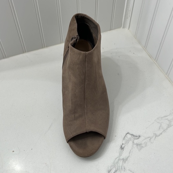 Bamboo Heeled Ankle Boot - Picture 3 of 4